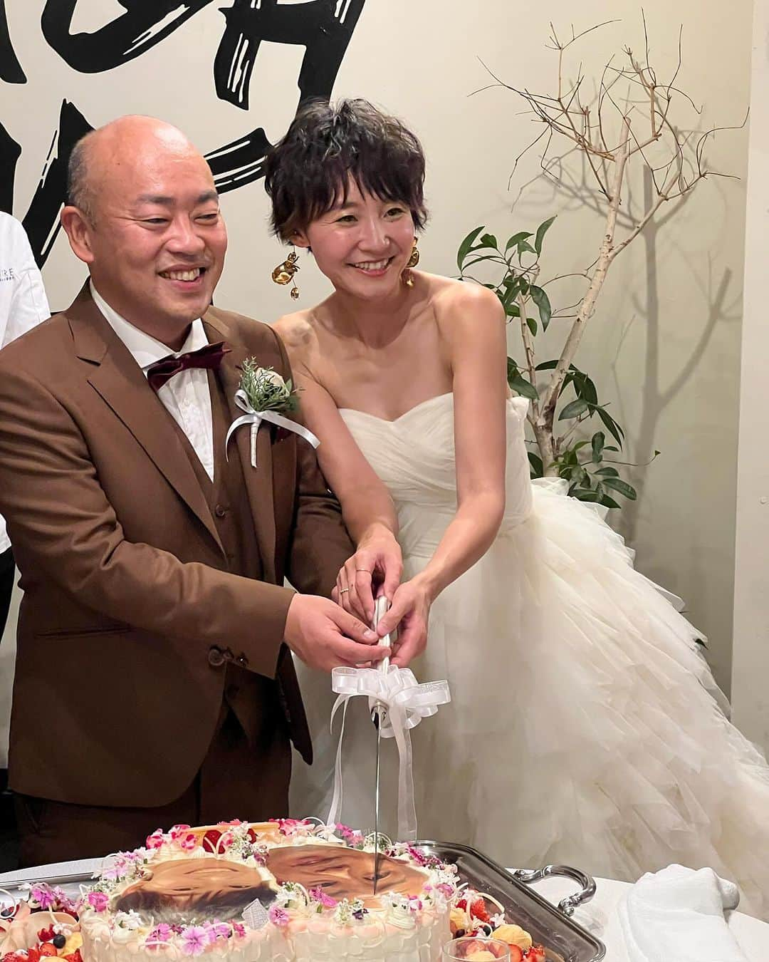 武智正剛のインスタグラム：「昨日はギャロップ林の結婚パーティーでした！ 末長く楽しくお幸せに！ #料理すごく美味しかった！ #月亭八光さん #あさりを全て避け #溢れたいくらは食べなかった #なんちゅー育ちや #これがいわゆるおぼっちゃまなんか #徹底してて逆に清々しかった」