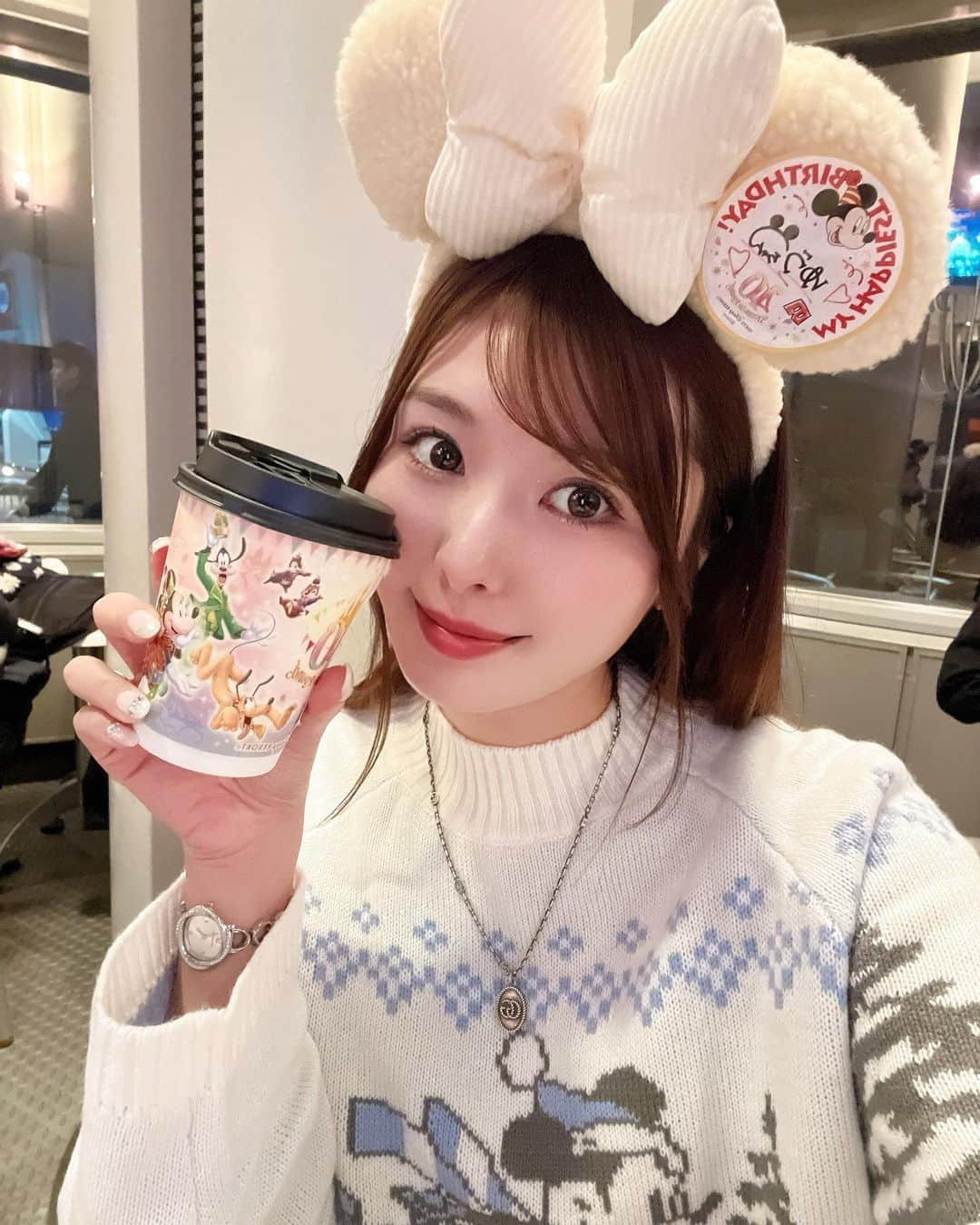 YOUKORINさんのインスタグラム写真 - (YOUKORINInstagram)「クリスマスディズニー🎄.* (バースデーディズニーでもある)  クリスマスのディズニーって キラキラで気分あがる💕  #ディズニー#ディズニーランド#クリスマス#クリスマスディズニー#Disney#バースデーディズニー#disneyland#tokyodisneyland#東京ディズニーランド#christmas」11月28日 13時38分 - xxy0uc0riinxx