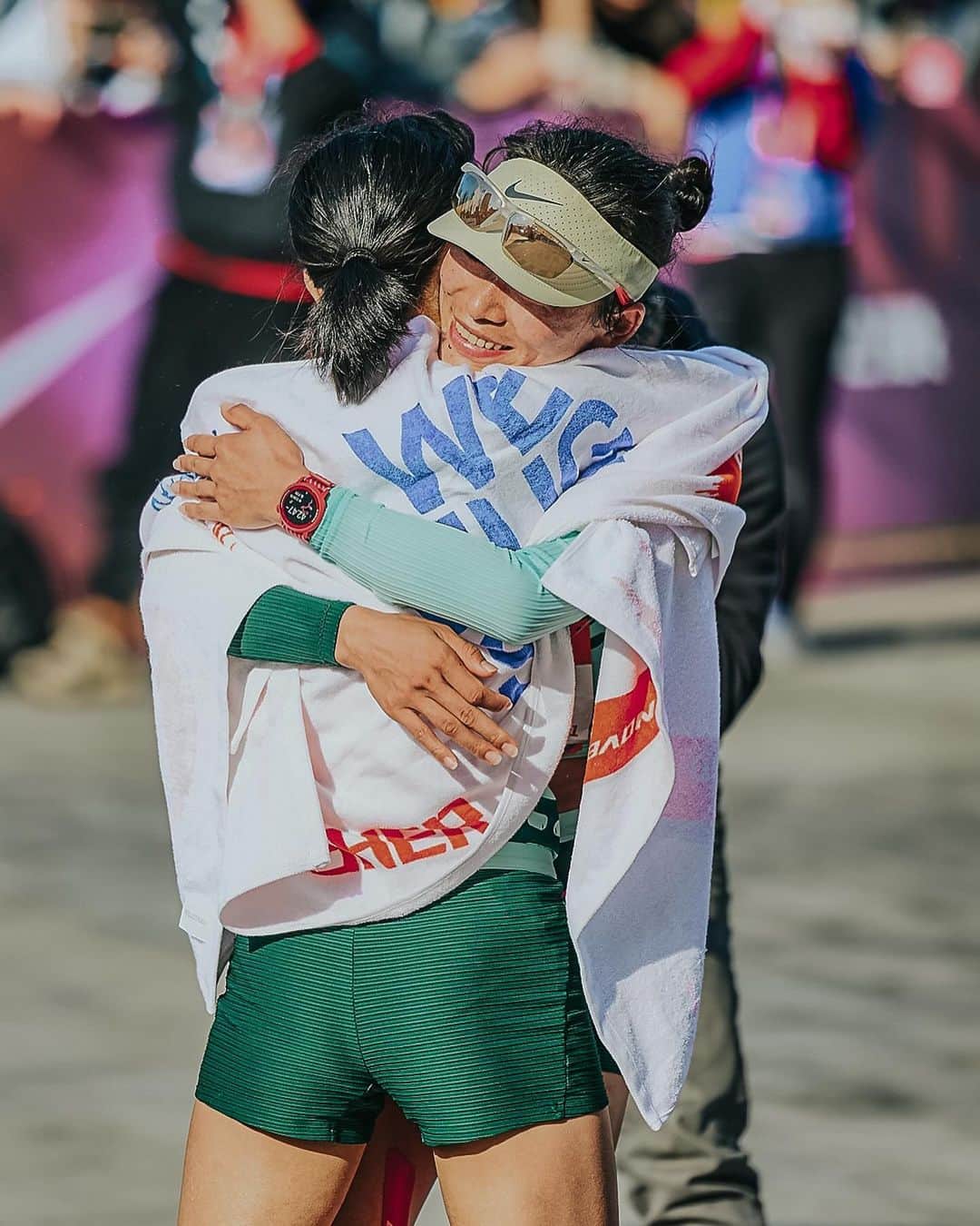 The Run Dept.さんのインスタグラム写真 - (The Run Dept.Instagram)「When 38,000 runners help each other through 26.2, it makes for an unforgettable race.  Thank you for your persistence, your hustle, and your passion. We’ll see you again next year, Shanghai Marathon.✨」11月28日 14時02分 - nikerunning
