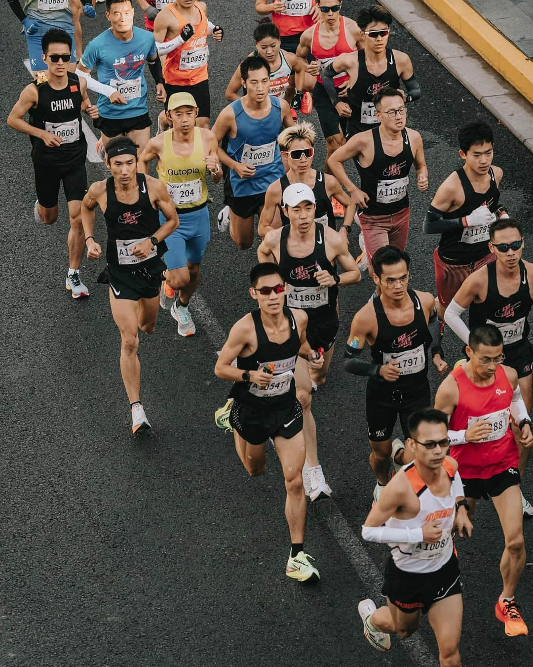 The Run Dept.のインスタグラム：「When 38,000 runners help each other through 26.2, it makes for an unforgettable race.  Thank you for your persistence, your hustle, and your passion. We’ll see you again next year, Shanghai Marathon.✨」