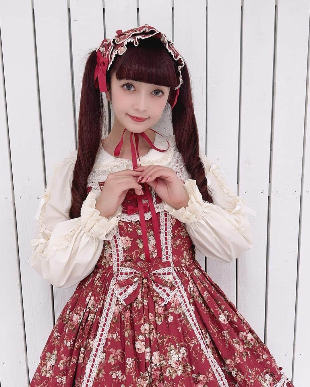 青木美沙子のインスタグラム：「メタモさん新作可愛すぎる♡ ツインテール好き❤️ @metamorphosetempsdefille」