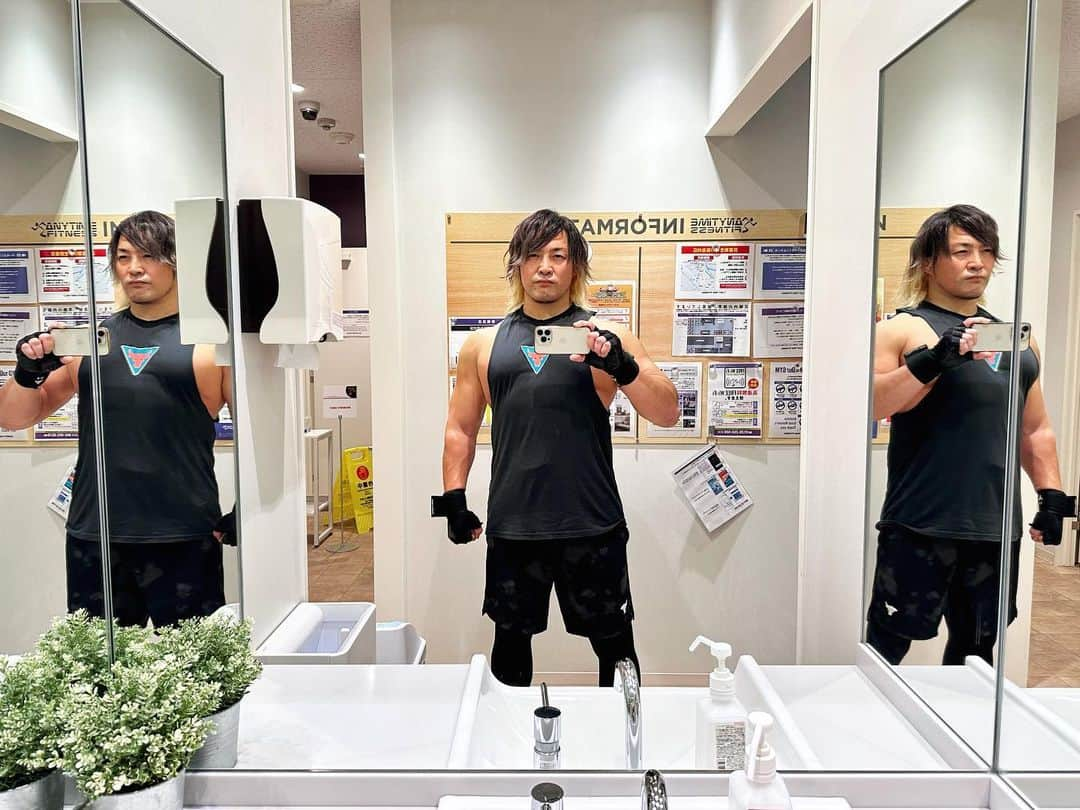 棚橋弘至のインスタグラム：「今日は名古屋へ🚄  その前に #胸トレ 💪  #chestday #anytimefitness」