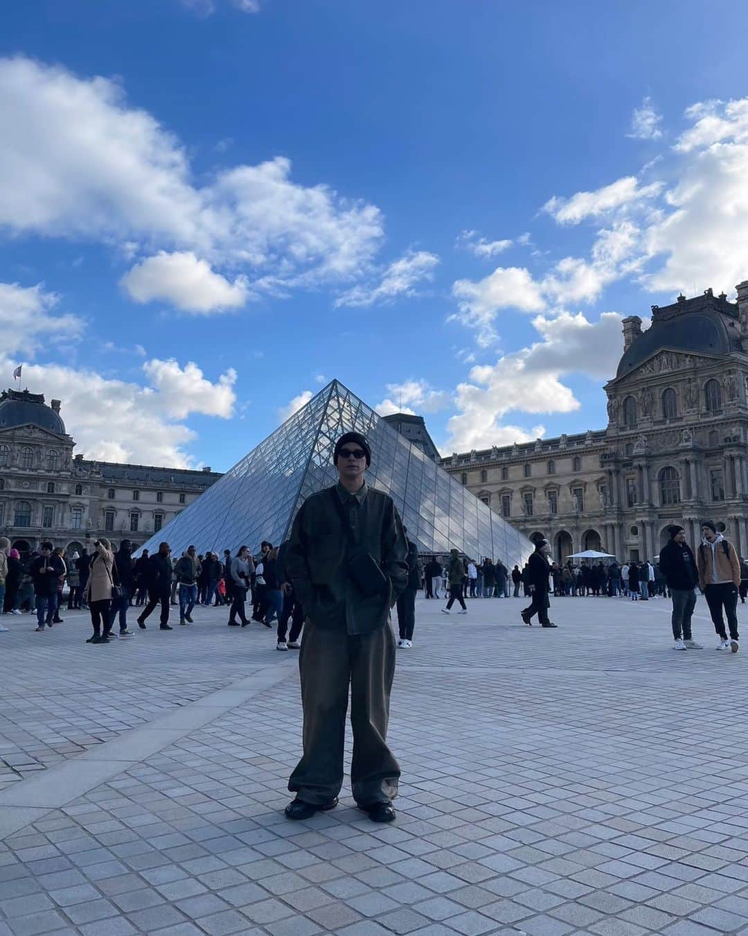 Masato のインスタグラム：「Just a tourist🇫🇷 Can’t wait to come back next year with the band.」