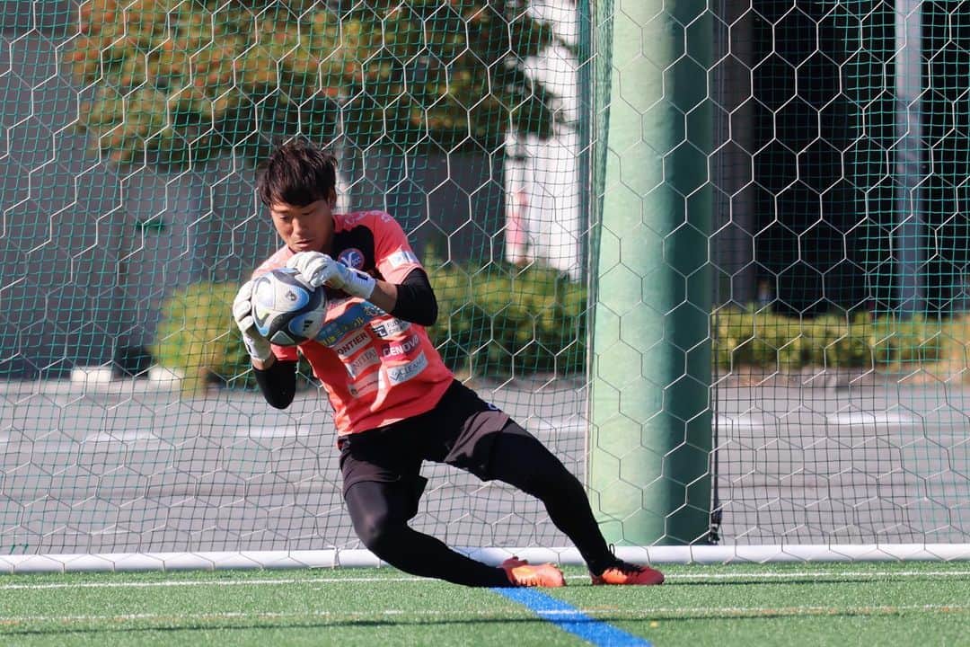 横浜スポーツ&カルチャークラブさんのインスタグラム写真 - (横浜スポーツ&カルチャークラブInstagram)「. 🔵training🟠  11/28  training photo📸  #冨士田康人 #岡本享也 #花房稔 #道本大飛 #脇坂崚平  NEXT👉【AWAY】 2023シーズン最終戦🔥 📅12/2(土)14:00ko 🆚#カターレ富山 🏟#富山県総合運動公園陸上競技場  #yscc #Ｊ３ #Ｊリーグ #jleague #j3 #スポーツを未来へ繋ぐ #Ｊリーグ #2023 #横浜 #本牧 #soccer #サッカー #sports #bonera」11月28日 20時00分 - yscc_official