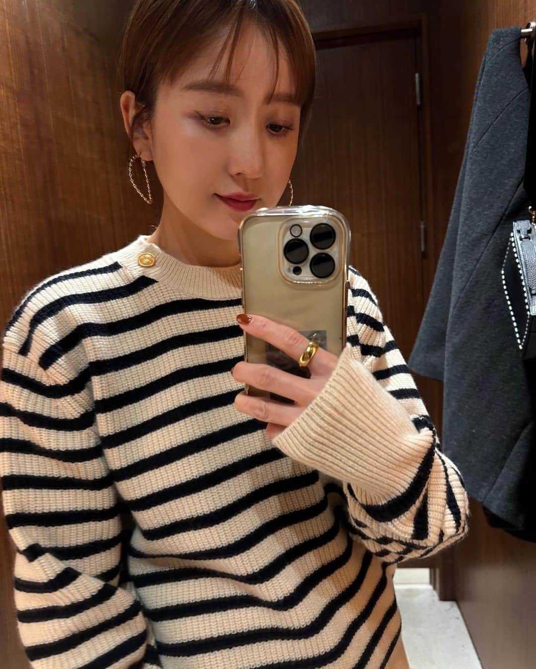 西村彩香さんのインスタグラム写真 - (西村彩香Instagram)「.  しつこくてすみません🥲 韓国ラスト投稿🙇‍♀️  3日目🇰🇷✌️  梨泰院、漢南洞エリアの 韓国ブランド巡り 韓国のカーブミラーって大きくない？🫠 途中のチュロス休憩も忘れずに ( @bonilla.churros.korea ) あと10本は余裕でいけた🐷 夜食キンパeveryday✌️  6日間散々歩き回っても まだまだ行きたい所だらけ...😵‍💫💦  また来年のおたのしみ🇰🇷👋❤️  #漢南洞 #한남동 #梨泰院 #이태원 #ソウルカフェ  #seoulkorea  #seoulcafe  #leimoni_korea」11月28日 20時01分 - leimoni_n