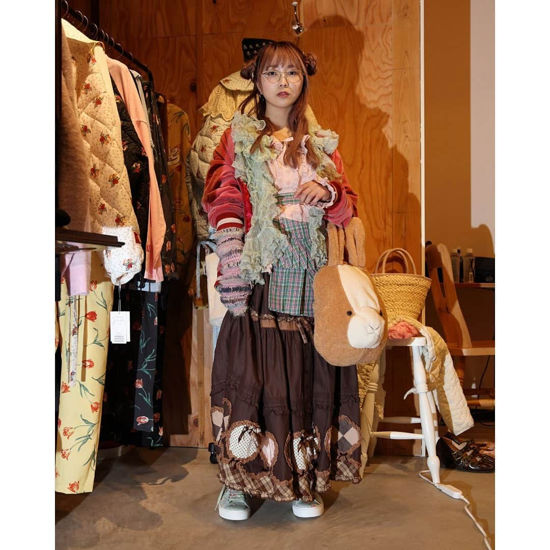 FRUiTSさんのインスタグラム写真 - (FRUiTSInstagram)「PINKHOUSE Opening reception SNAP ⋮ @misa2queen @jorairai_ @mico_sis @toda_makoto ⋮ photo by @aoki_street.1985 ⋮  @pinkhouse_poche @pinkhouse_omotesando @pinkhouse_press  ・ #pinkhouse #pinkhousepoche #FRUiTS #fruitsmag #poche #handwork #timelesspinkhouse」11月28日 20時02分 - fruitsmag