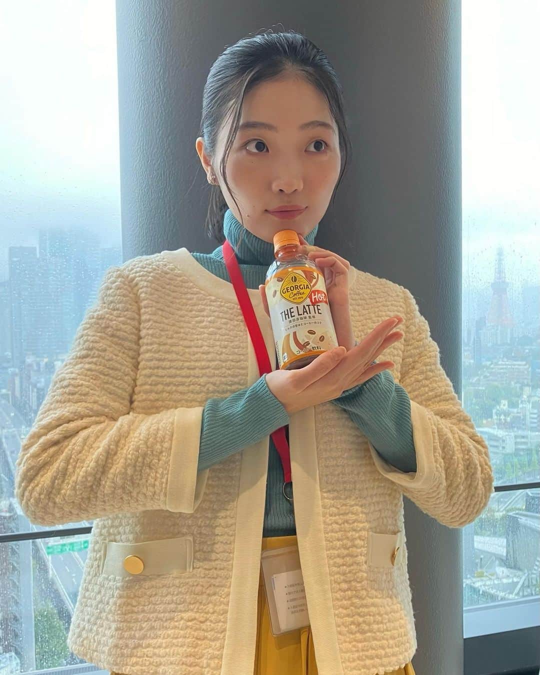 東野絢香さんのインスタグラム写真 - (東野絢香Instagram)「【お知らせ】  ジョージア冬の２分ドラマCM  「毎日って、けっこうドラマだ。」 第1話「いつものあいさつ篇」 出演させて頂いております。  TVer、YouTubeでご覧頂けます。 2分間で温かい気持ちになれますので、是非観てください！  https://youtu.be/7raSMpcDGnA  #ジョージア」11月28日 15時21分 - aya_kirin