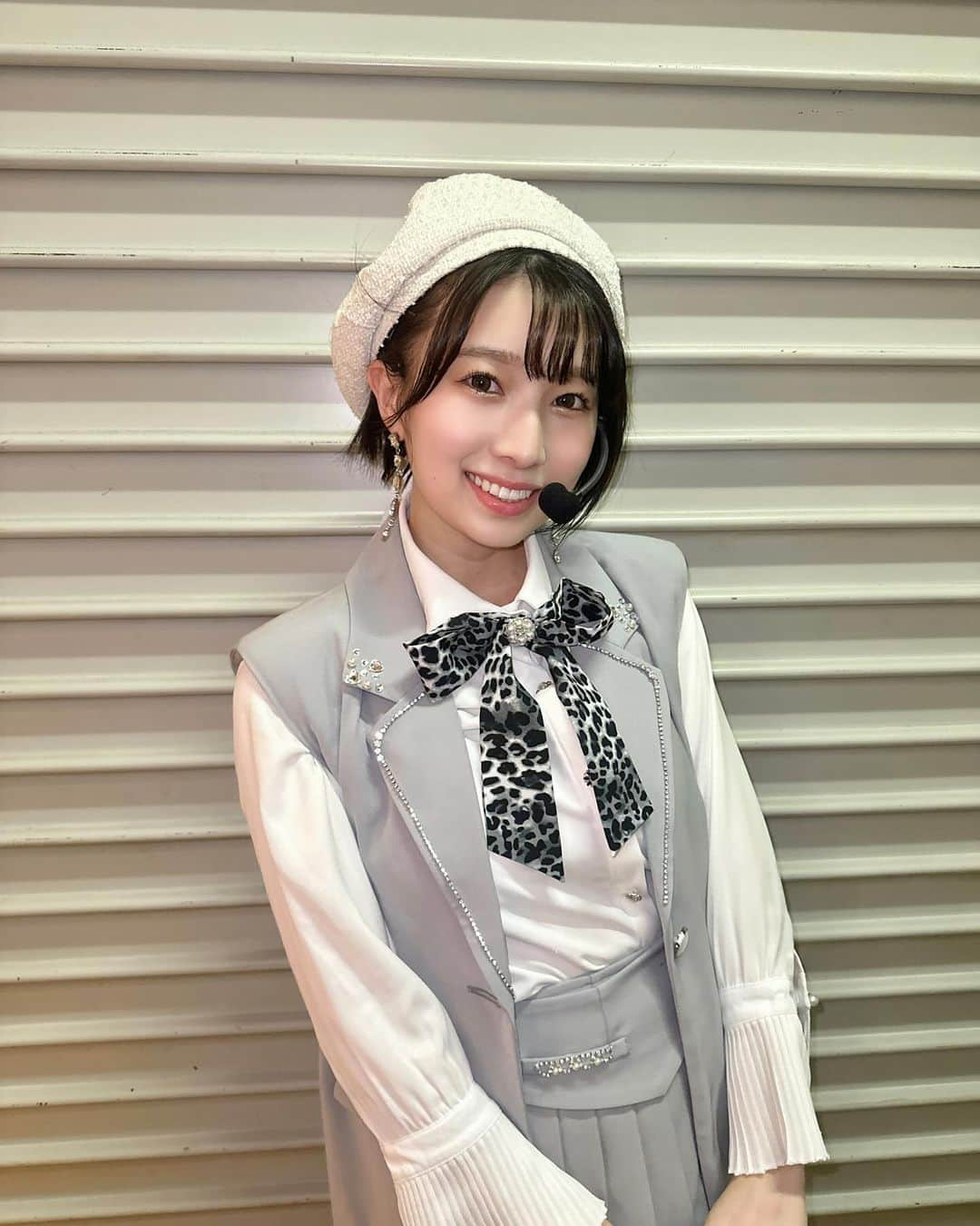 安部若菜さんのインスタグラム写真 - (安部若菜Instagram)「新衣装🤵🏻‍♀️ˎˊ˗  今行っている「僕のアオハル」公演の中の ユニット曲『LOVE ASH』の衣装を 新しく作って頂きました！めちゃかわでお気に入り🤩⭐️  元々ベレー帽じゃなかったんやけど、なんやかんやで！ でもベレー帽大好きなので嬉しい~ 🎩  ぜひ難波のNMB48 Theaterに観に来てくださいね⭐️ #衣装#アイドル衣装#nmb48」11月28日 21時00分 - _wakapon_