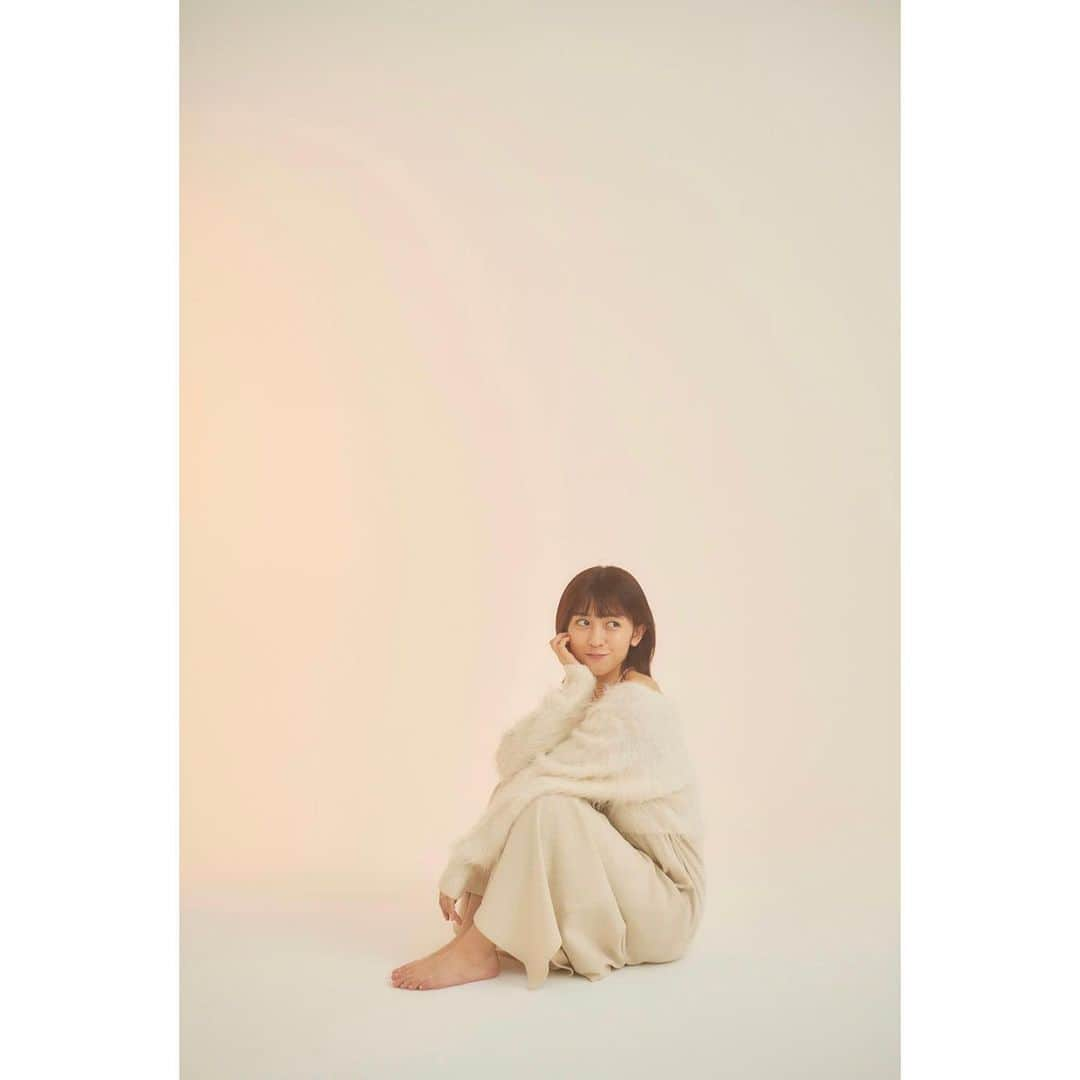 小泉遥香さんのインスタグラム写真 - (小泉遥香Instagram)「￤𝓷𝓪𝓽𝓾𝓻𝓪𝓵…🤍  ショートになった記念に😳  沢山綺麗に撮って頂きました✨ まずはナチュラルビューティーおはるです♡ ナチュラルは好きですか？  📸…@sho_ito723 💄…@katorena_ktrn 👗…@matsu_is  #作品撮り #モデル #カメラ #小泉遥香 #スターダストプロモーション #photo#model」11月28日 15時46分 - haruka_koizumi_official