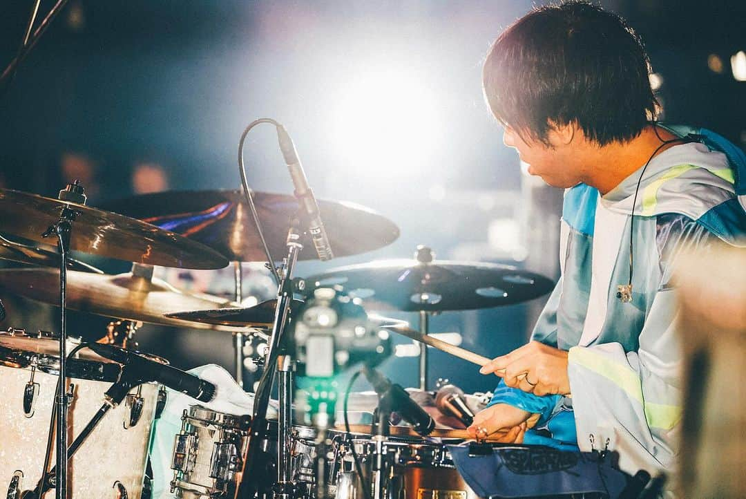 フレデリックさんのインスタグラム写真 - (フレデリックInstagram)「2023.11.26（日）KT Zepp Yokohama 「FREDERHYTHM TOUR 2023-2024 " WELL 噛 ONE “」  #夢にまで見た日曜日 #マグロ釣ってきた #フレデリック #frederic #frdc #well噛one #フレデリズムツアー #frederhythm photo by 西槇太一」11月28日 15時46分 - frederigram