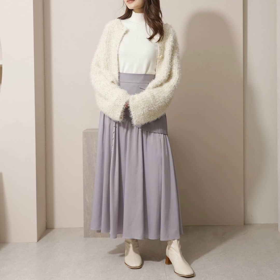 LADYMADEさんのインスタグラム写真 - (LADYMADEInstagram)「《2023 winter collection》  WEBカタログ公開&PRE ORDERの受付がスタート！  冬の最新LOOKをぜひご覧ください❄️  #ラメフェザーショートニットカーディガン color : ivory / mint / pink size : free price : ¥13,200(tax in)  #LADYMADE #LADYMADE_styling #レディメイド #2023winter #wintercollection」11月28日 15時42分 - ladymade_official