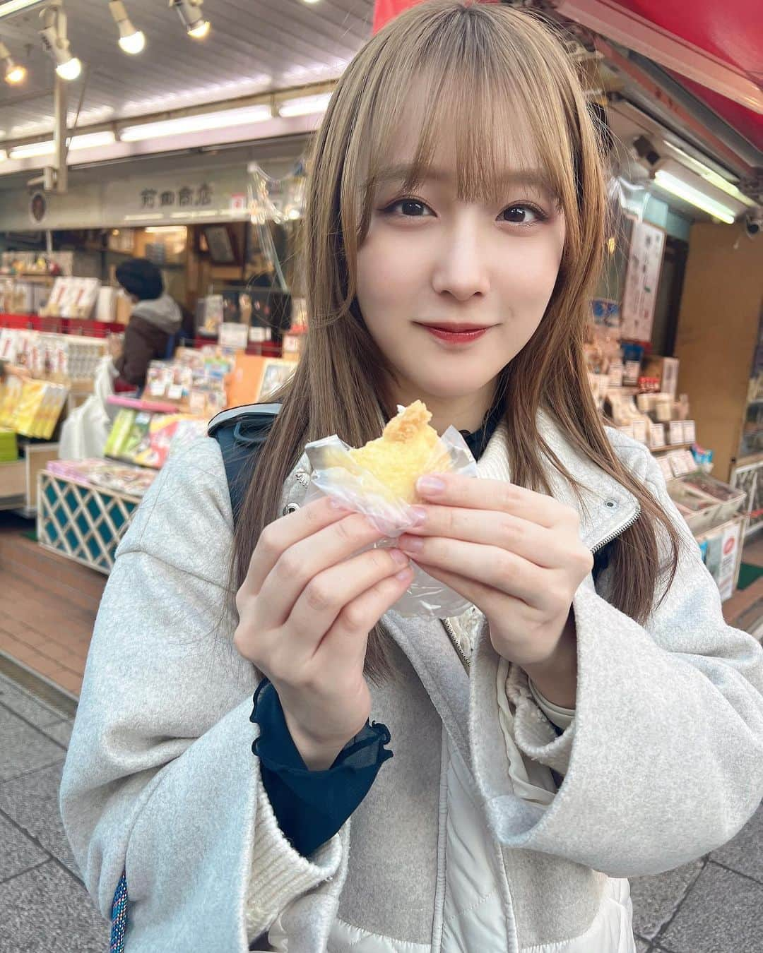 鎌田菜月さんのインスタグラム写真 - (鎌田菜月Instagram)「🌸🎡🎠  #浅草 #花やしき #浅草観光 #揚げ饅頭 #思い出グラム」11月28日 15時52分 - nacky_k829