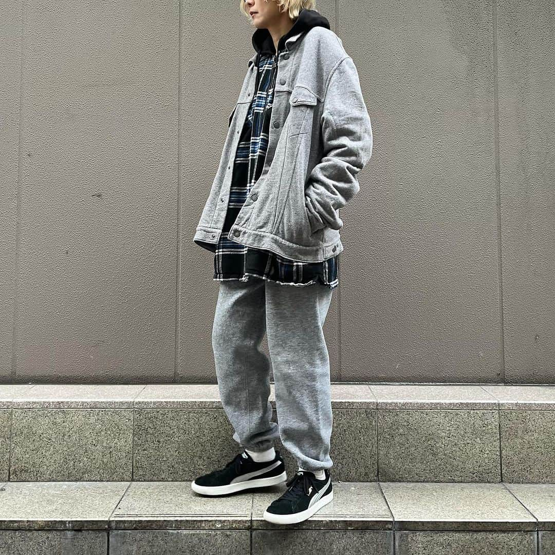 ジャムルのインスタグラム：「LEVI'S sweat trucker JKT 8000y+tax(8800)  裏ボア ZIP UP フードネル 5400y+tax(5940)  80's DISCUS sweat pants 6800y+tax(7480)  WEB SHOPに入荷しております。 是非ご覧ください。 jammru.com  #jammru#jammru_style#levis#フードネル#discus #大阪古着屋#心斎橋古着屋#usedmix #osaka  #fashion  #streetstyle  #streetfashion  #vtg  #vintage  #used  #usedclothing  #古着 #古着屋 #ファッション #70s #80s #90s」