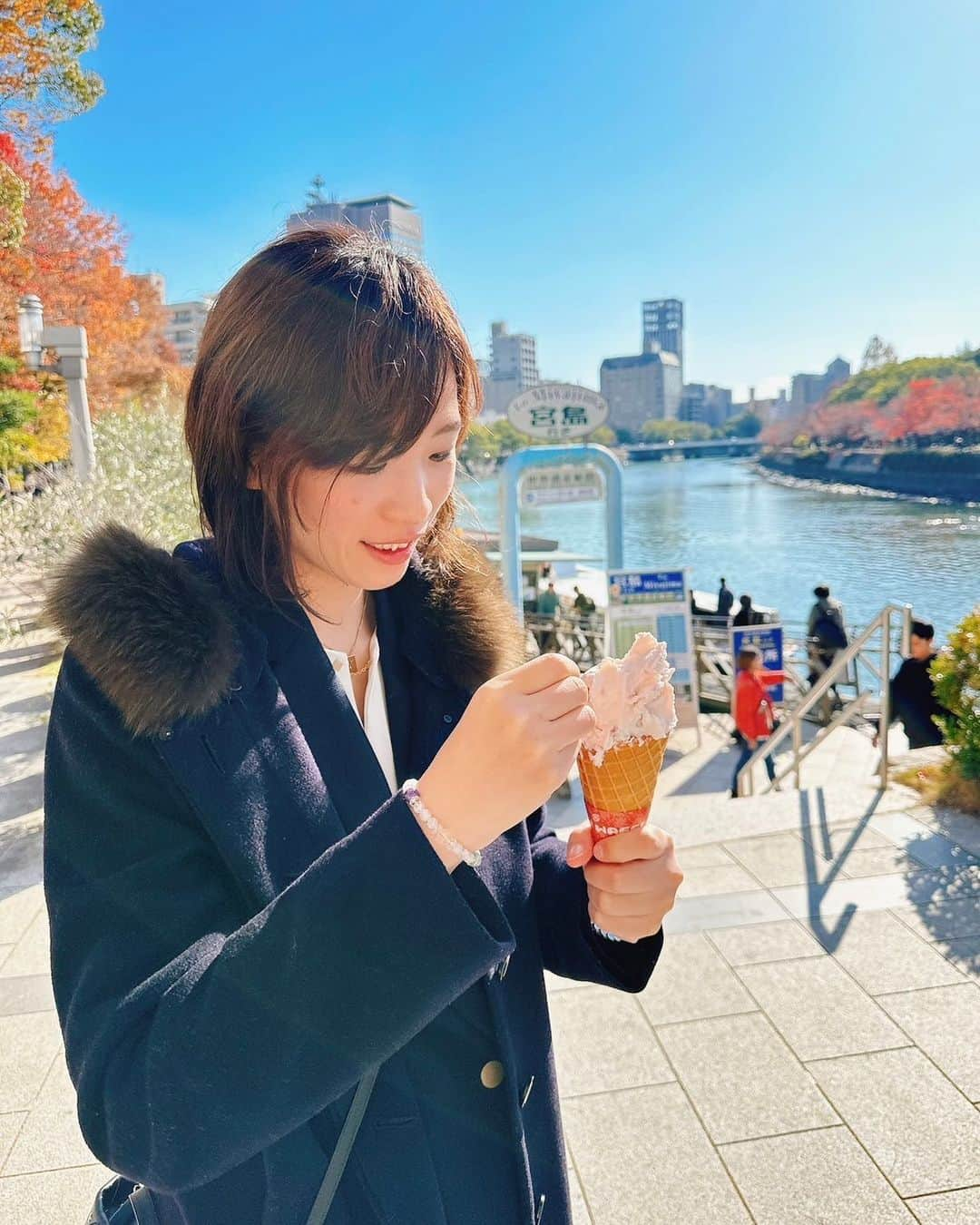 謝依旻さんのインスタグラム写真 - (謝依旻Instagram)「カフェ ポンテさんのジェラード🍦✨ とても美味しかったです😋  #秋 #広島  #カフェポンテ  #ジェラード  #いちゴロみるく  カメラマン　@asaringo1026 📸」11月28日 16時07分 - igo_1116