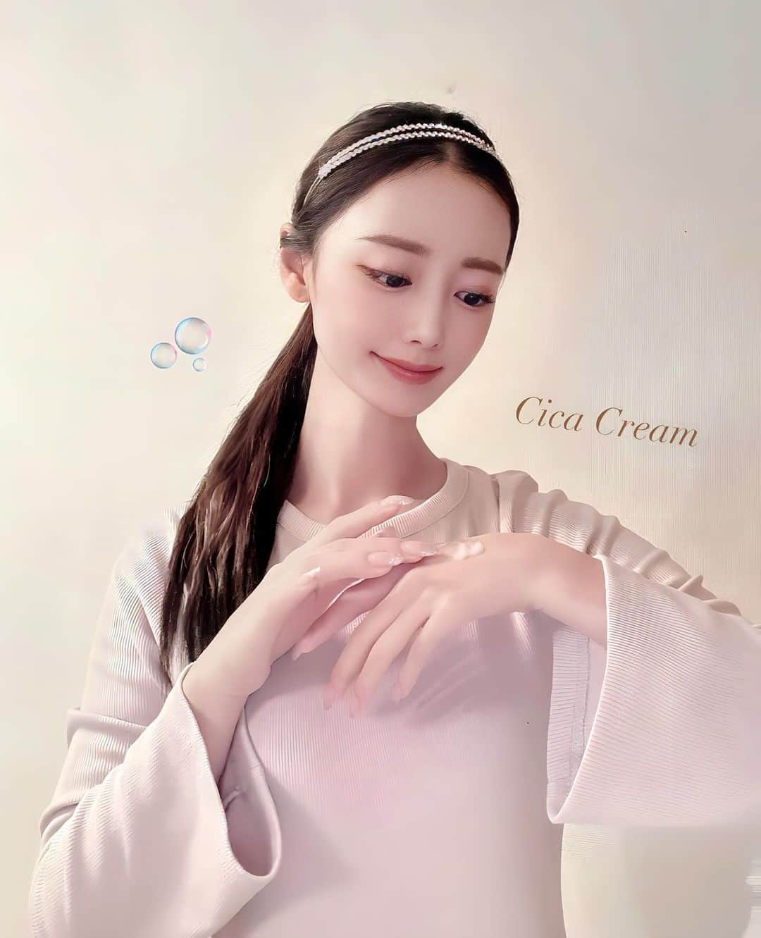 yuukachiさんのインスタグラム写真 - (yuukachiInstagram)「Cica Clear Cream🍨𓂃🫧‪  私が普段から愛用してるシカシリーズ！！の 今回おすすめさせてもらうのが シカクリアクリーム💭💭  50㎖ 入ってて¥3300(税込) でお得だし 何より着け心地が重すぎなくて、寝る前のベタベタ感が 嫌いな人にもおすすめです( ⸝⸝⸝ᵒ̴̶̷ωᵒ̴̶̷⸝⸝⸝)  私は、ベタベタなぐらい保湿たっぷりめな感じの物が 好きなのですが、これ使ってみてもサラサラ過ぎず しっかり保湿してくれるから、保湿もされるし重くなくて これぐらいの物もいい感じだな！と思いました🤍🤍  ※化粧水、美容液の後につけてください♩  今ならQoo10メガ割で20%Offで購入できるよ◎🫶🏻  @mul_clear_official   #Qoo10#qoo10メガ割#qoo10購入品#メガ割 #mulclear#韓国コスメ#シカクリーム#pr」11月28日 16時13分 - yuuka_stagram