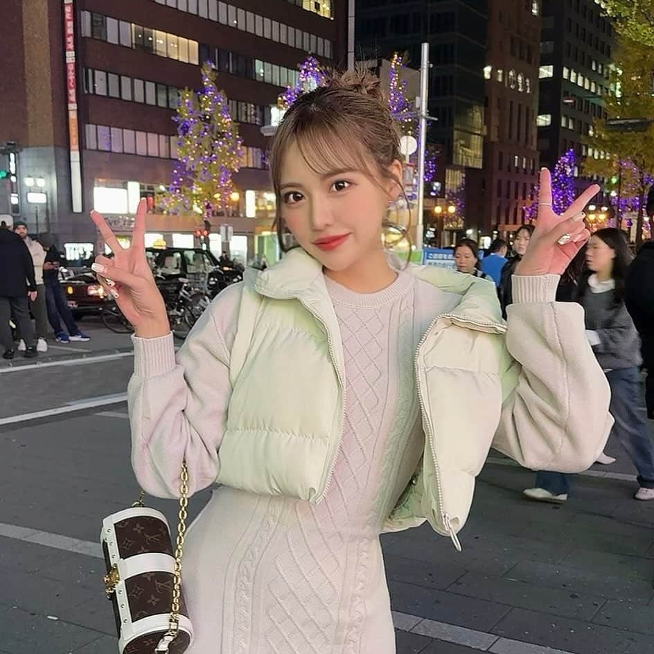 NOCOのインスタグラム：「めちゃくちゃダサいピースしてるけど好き？🤧🫣🤍」