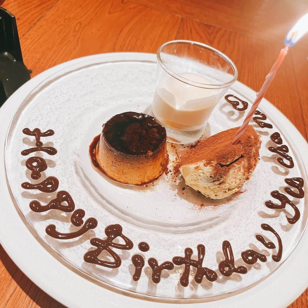 芳賀優里亜さんのインスタグラム写真 - (芳賀優里亜Instagram)「お誕生日🎂🥂  みんなありがとう🎁🎁」11月28日 16時25分 - yuria_haga