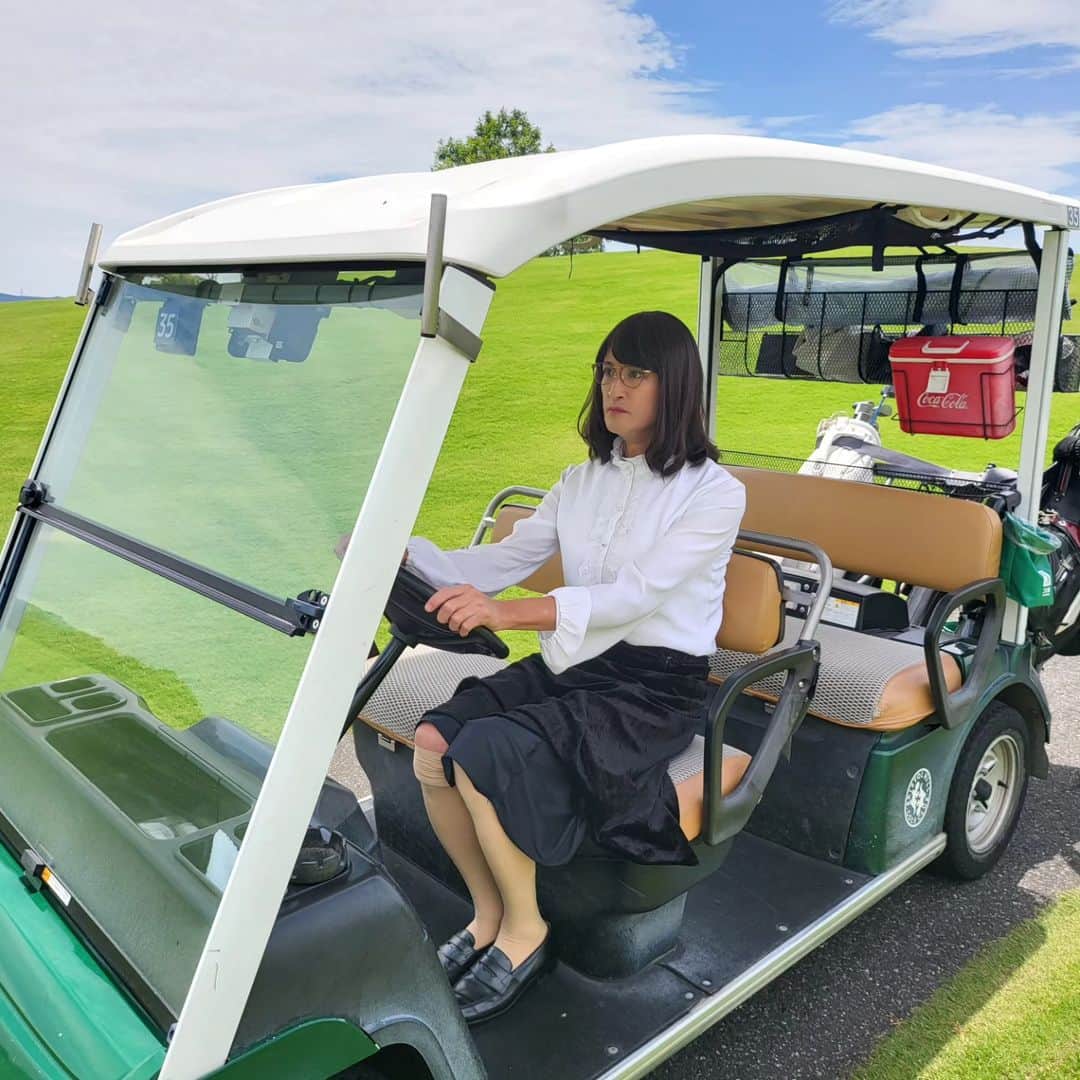 伊野尾慧さんのインスタグラム写真 - (伊野尾慧Instagram)「⁡  どっちのキャディーさんがいい？⁡ 家政夫のミタゾノ見てね！！⁡ ⁡ ⁡ #家政夫のミタゾノ⁡ #ゴルフ」11月28日 16時38分 - kei_inoo.0622