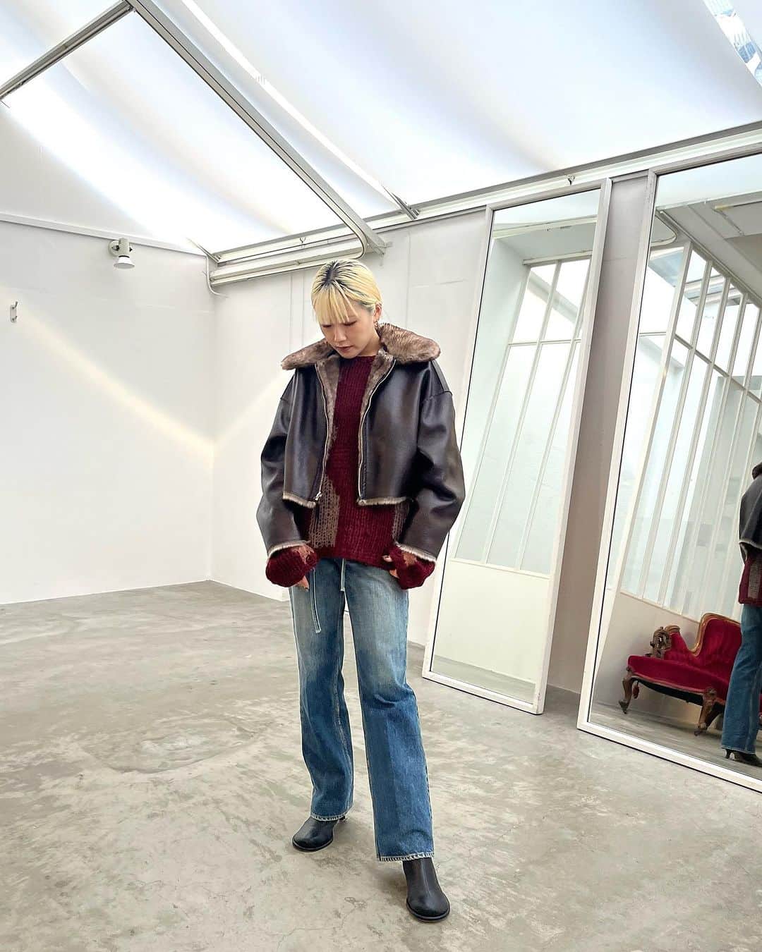 MIDWEST TOKYO WOMENのインスタグラム：「. NOUNLESS POPUP @_nounless 11.25(sat)-12.3(sun)  【outer】 reversible short fake fur jacket @_nounless brown,leopard,black size 1  【tops】 two yarn intarsia knit @_nounless red,khaki,navy size 1  【pants】 denim pants @chikakisada blue size S,M  【shoes】 oval stretch s/boots @quartierglam black,beige 35.5-37.5  staff 160cm @midwest_tw  _______ _______ _______ _______ _______  MIDWEST TOKYO ☎︎03-5428-3171 ✉︎tokyo_w@midwest.jp  月〜土 12:00〜20:00 日・祝 11:00〜19:00  商品に関してのご質問、その他ございましたら お気軽にコメント、DMください。」