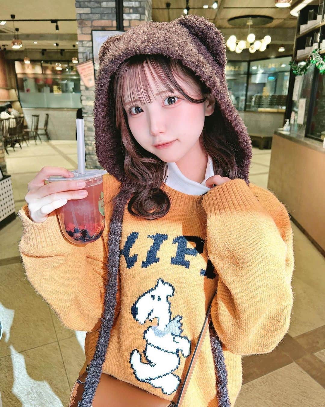 りこたにえんさんのインスタグラム写真 - (りこたにえんInstagram)「韓国で買ったセーターとくまみみフード帽子🐻  今日は横浜いってきたー♡たのしかった⛄️」11月28日 16時54分 - ricotanien