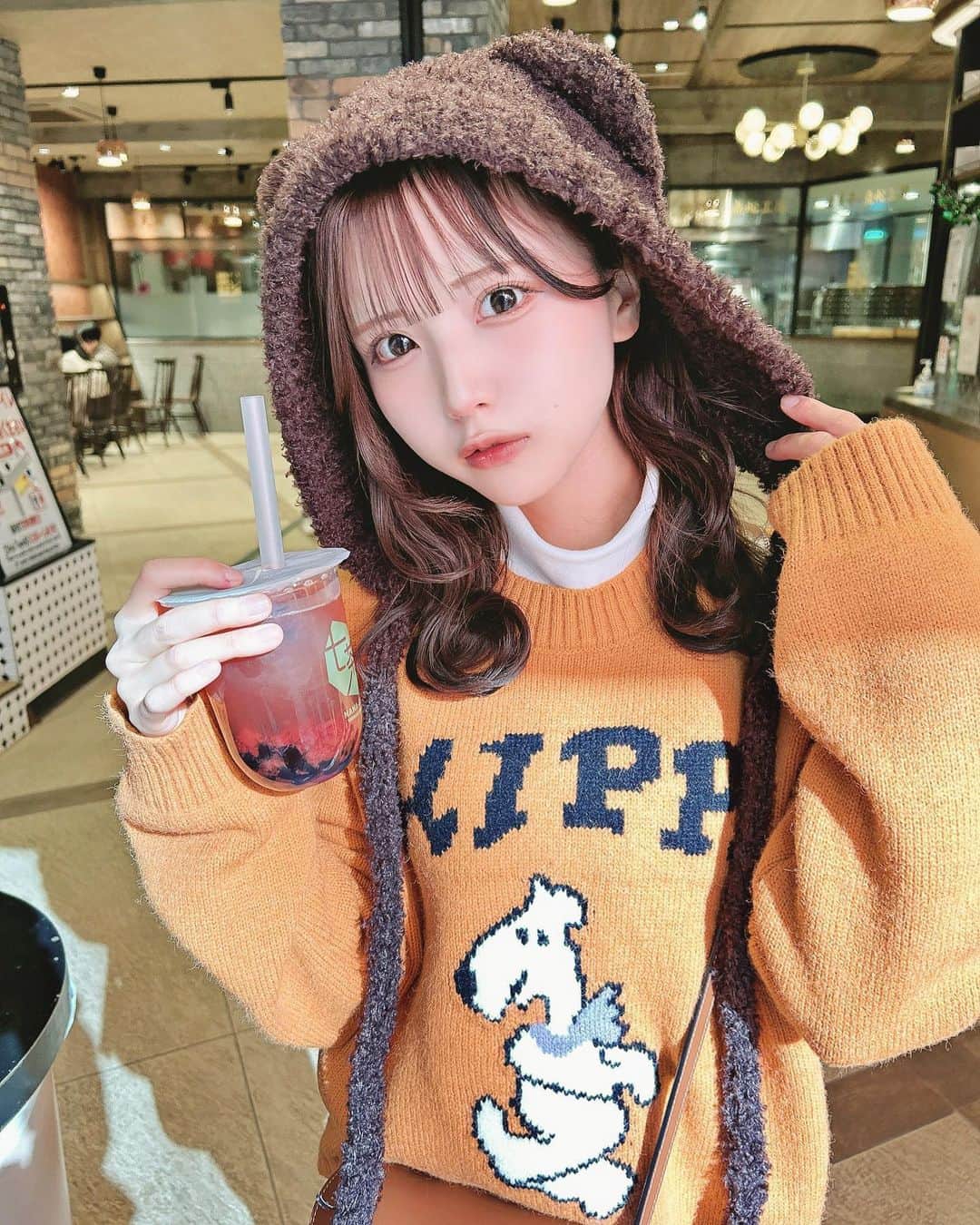 りこたにえんのインスタグラム：「韓国で買ったセーターとくまみみフード帽子🐻  今日は横浜いってきたー♡たのしかった⛄️」