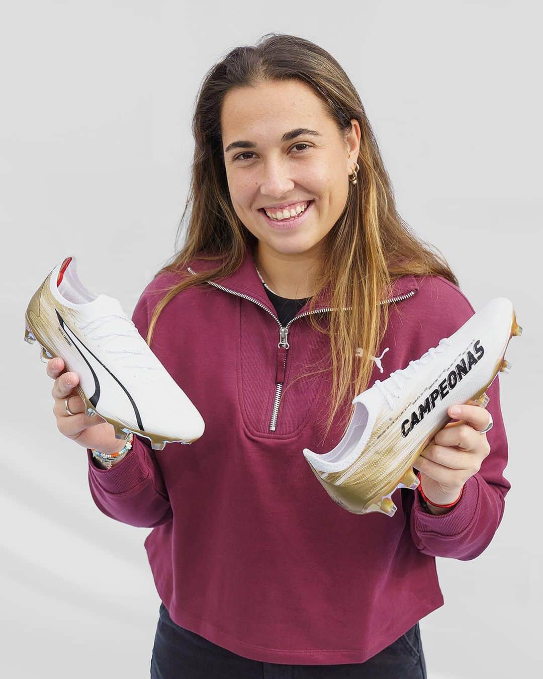 PUMA Footballさんのインスタグラム写真 - (PUMA FootballInstagram)「Delivery of customized Campeonas boots ❤️🇪🇸 it’s been a year for our world champions @laiacodina5 @albiferrer @__cata13」11月28日 17時00分 - pumafootball