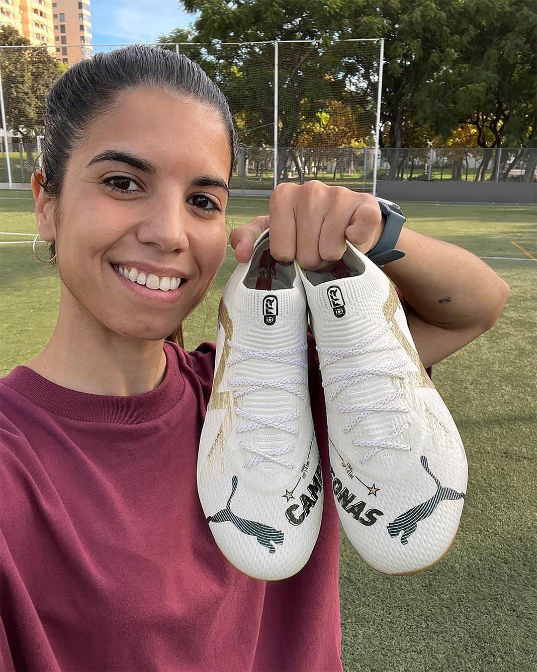 PUMA Footballさんのインスタグラム写真 - (PUMA FootballInstagram)「Delivery of customized Campeonas boots ❤️🇪🇸 it’s been a year for our world champions @laiacodina5 @albiferrer @__cata13」11月28日 17時00分 - pumafootball