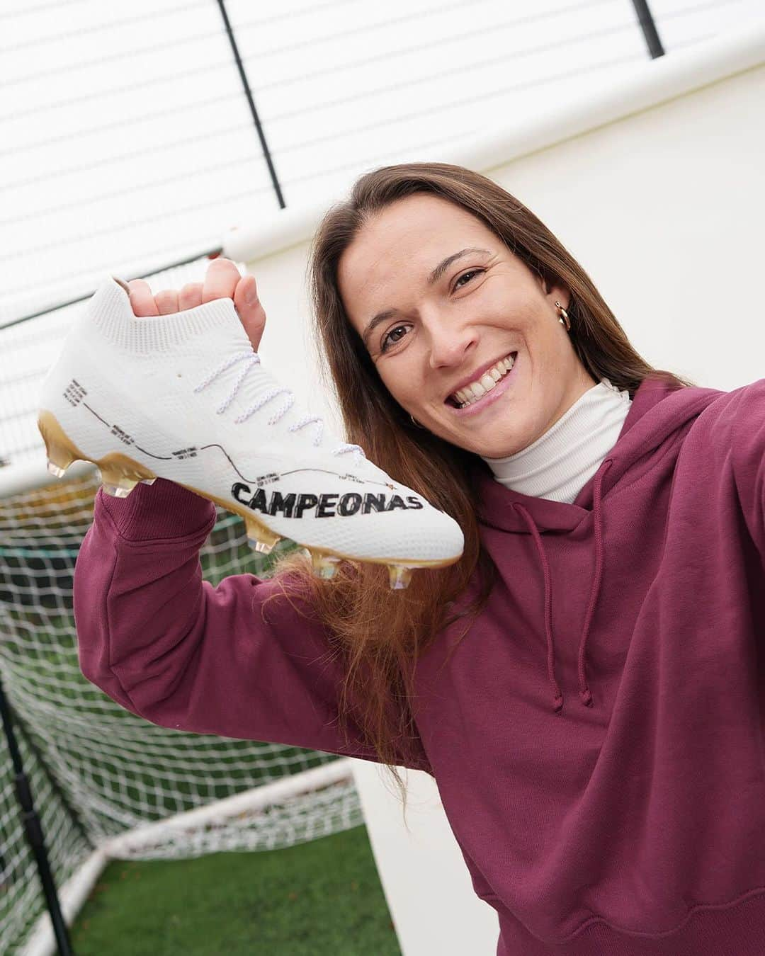 PUMA Footballのインスタグラム：「Delivery of customized Campeonas boots ❤️🇪🇸 it’s been a year for our world champions @laiacodina5 @albiferrer @__cata13」