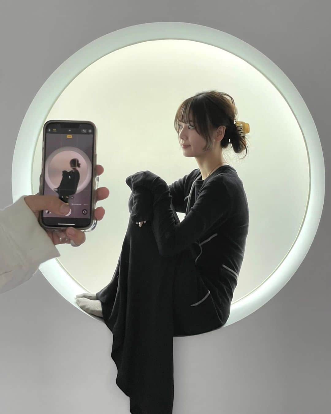 大西 祐也のインスタグラム：「@screenshot_global hair make 🖤 @baby4u @imyrs23 @nanako_mio  @starrr_land3 @moe_kubota  ありがとうございました 🌙」