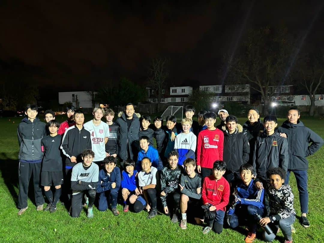 吉田麻也さんのインスタグラム写真 - (吉田麻也Instagram)「Great to catch up with @footballsamuraiacademy at London in the other day🇬🇧 イギリス滞在中は僕が校長を務める　@footballsamuraiacademy にも顔出しました！」11月28日 17時02分 - mayayoshida22