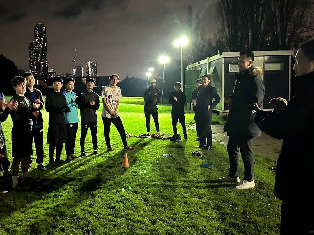 吉田麻也さんのインスタグラム写真 - (吉田麻也Instagram)「Great to catch up with @footballsamuraiacademy at London in the other day🇬🇧 イギリス滞在中は僕が校長を務める　@footballsamuraiacademy にも顔出しました！」11月28日 17時02分 - mayayoshida22