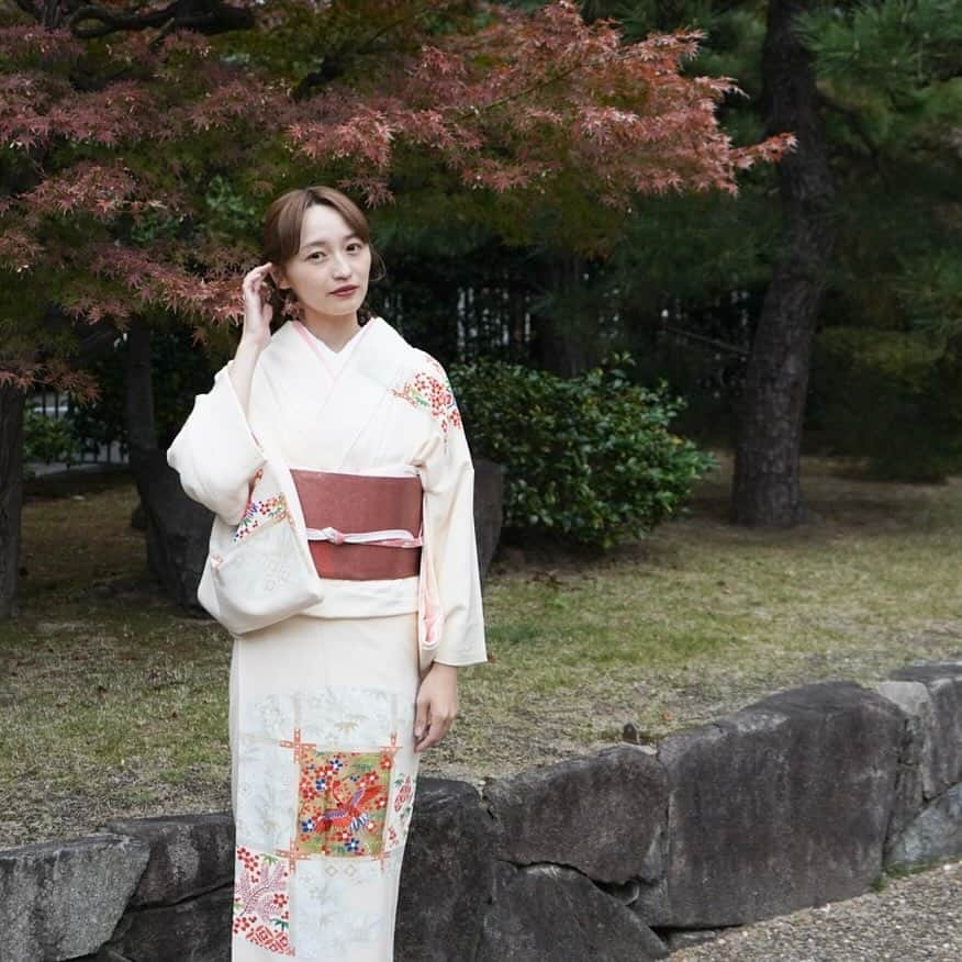 江本るり恵さんのインスタグラム写真 - (江本るり恵Instagram)「七五三👘 無事に終わりました〜！ ずっと娘の髪の毛をお願いしたいと思っていた谷重さんに可愛くしてもらいました！❤️ 諦めていたアレンジをしてもらえて大満足です！(こんなに短いのにアレンジできたことに驚きです〜さすが..) 私のヘアも @shige_stagram ❣️ 本当にありがとうございました〜！！！☺️  #七五三 #七五三ヘア」11月28日 17時09分 - emotorurie