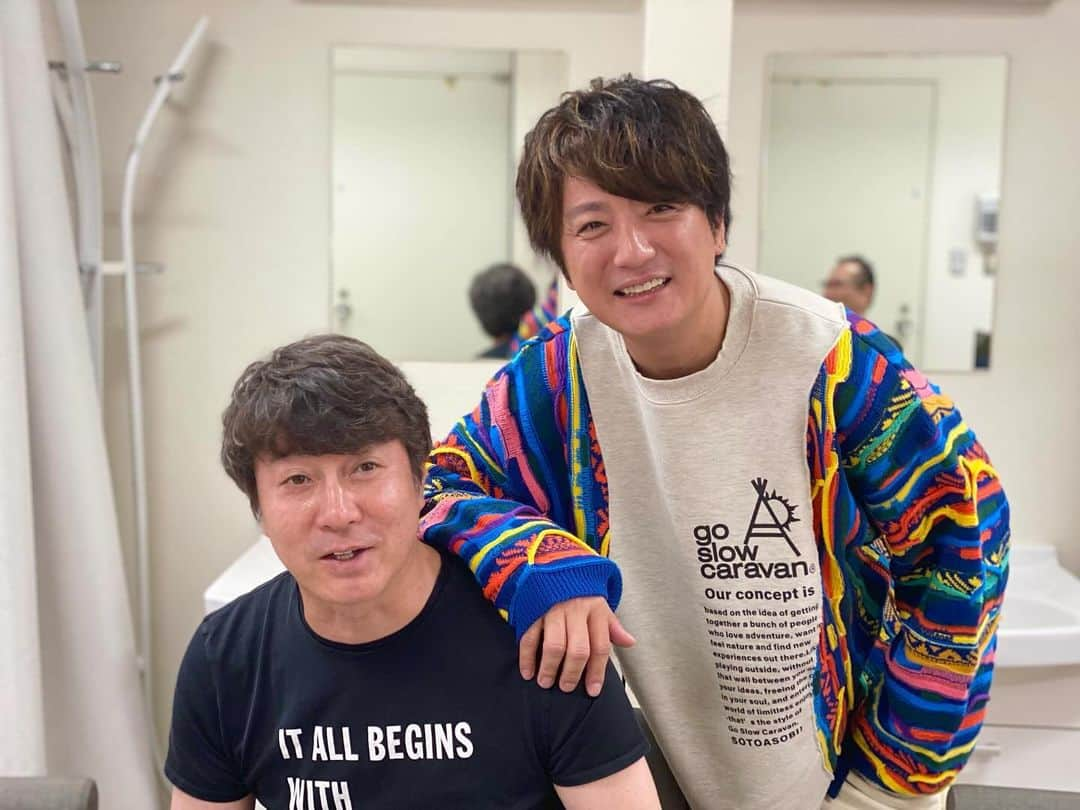 上地雄輔のインスタグラム：「狂犬と強肩 #加藤浩次  楽屋あったから遊び行って来た」