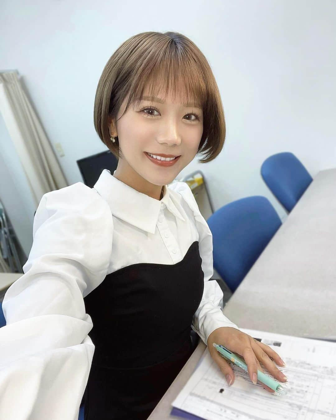 海江田麻貴のインスタグラム：「ㅤㅤㅤㅤㅤ ㅤㅤㅤㅤㅤ ㅤㅤㅤㅤㅤ ㅤㅤㅤㅤㅤ今日もいちにちお疲れさまでした☺︎ 寒い中がんばってほんとうにえらいです皆さん🌼 ㅤㅤㅤㅤㅤ ㅤㅤㅤㅤㅤ あったかくして過ごしてくださいね〜🤍 ㅤㅤㅤㅤㅤ ㅤㅤㅤㅤㅤ ㅤㅤㅤㅤㅤ ㅤㅤㅤㅤㅤ ㅤㅤㅤㅤㅤ ㅤㅤㅤㅤㅤ ㅤㅤㅤㅤㅤ ㅤㅤㅤㅤㅤ  ㅤㅤㅤㅤㅤㅤㅤㅤㅤㅤㅤㅤㅤㅤㅤㅤㅤㅤㅤㅤㅤㅤㅤㅤㅤ#奈良カフェ #近鉄奈良 #本郷美術骨董館 #お宝なんでも鑑定団 #奈良観光 #ロケ #ゆうドキッ #nara #リポーター #タレント #女子アナコーデ #清楚コーデ #japanesegirl #日本女孩 #生放送」