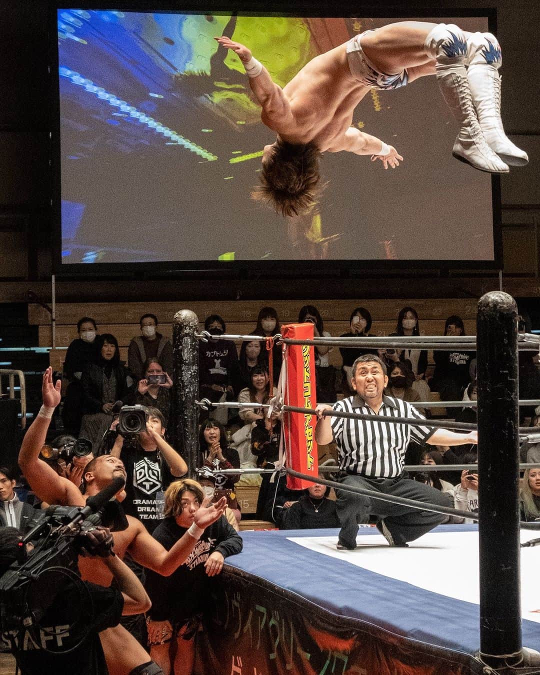 上野勇希のインスタグラム：「D王グランプリ開幕！  熱いよー！  #ddtpro #上野勇希」