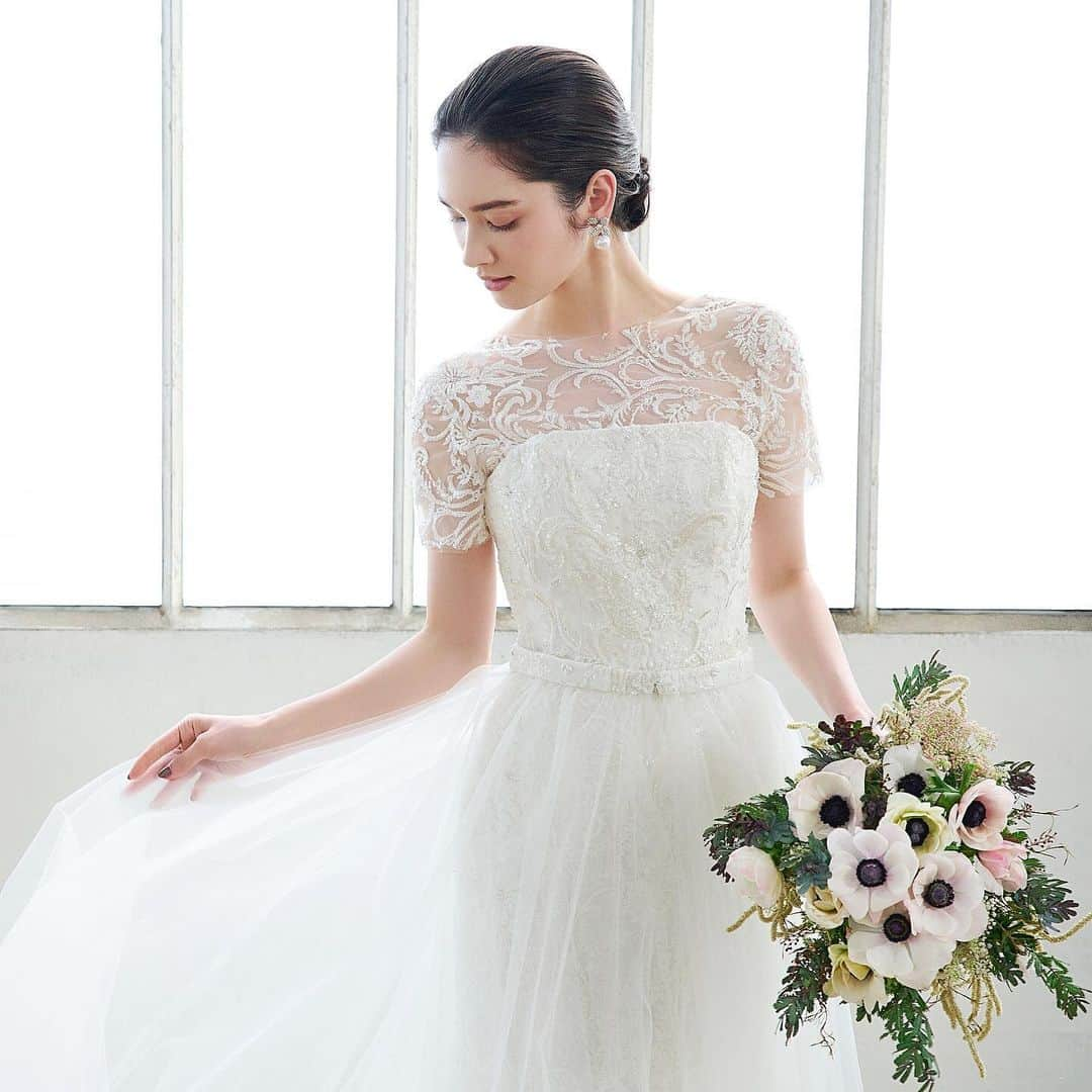 ハツコ エンドウのインスタグラム：「＊  Hatsuko Endo Weddings_  Hair&Makeup：Hatsuko Endo @akiko__endo  @hatsukoendo_okayama  @hatsukoendo_sakata  @hatsukoendo_hairmakeup   Dress：Agatha @a_by_hatsukoendo  Hatsuko Endo_No.8389  Accessories：Hatsuko Endo Weddings Bouquet： @ardoise1986   #hatsukoendo  #hatsukoendoweddings #hatsukoendobeauty #abyhatsukoendo  #wedding #dress #hair #makeup #bridal #photo #shooting #accessories #bouquet #ハツコエンドウ #ハツコエンドウウェディングス #ウェディングドレス #エーバイハツコエンドウ #ブライダル #ビューティー #ヘアメイク #撮影 #プレ花嫁 #日本中のプレ花嫁さんと繋がりたい #アクセサリー #美容師 #ブーケ」