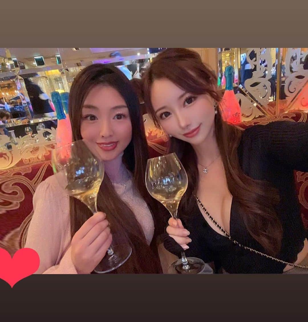 小松崎真理さんのインスタグラム写真 - (小松崎真理Instagram)「「HOXXOH Champagne Secret Party」🎵 飲みやすくて、めっちゃ美味しかったぁ🥹🍾🫶  #オックス #HOXXOH #シャンパン #シャンパーニュ #PR#高級シャンパン #光るシャンパン」11月28日 17時34分 - xs2.mari.s2x