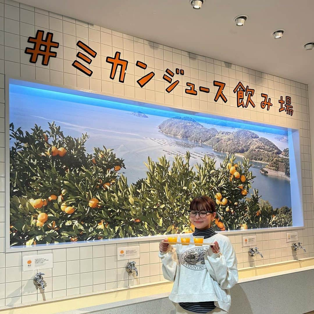 坂口有望さんのインスタグラム写真 - (坂口有望Instagram)「#全国声波 _35-43 の旅の中で  ①桂浜のこと旧友やと思ってる？ ②味音痴でも飲み比べたくなる愛媛マジック ③家宝にしたい2ショット ④静岡チェリービーンズカフェのポテ ⑤群馬の会場のそばに…！🏠 ⑥ギターがぶっ刺さっている福岡Sonyのマスコット ⑦佐賀の刺盛りに告白してるところ ⑧福井CHOPの素敵空間 ⑨たまたま服と色被った富山の美味プリン  海の近くが多かったので、美味しいおさかなをたらふく頂きました、本当にたらふく、みんなが嫉妬しちゃうくらい。また、フィルムで撮った写真もおたのしみに🗾」11月28日 17時41分 - ami_sakagt