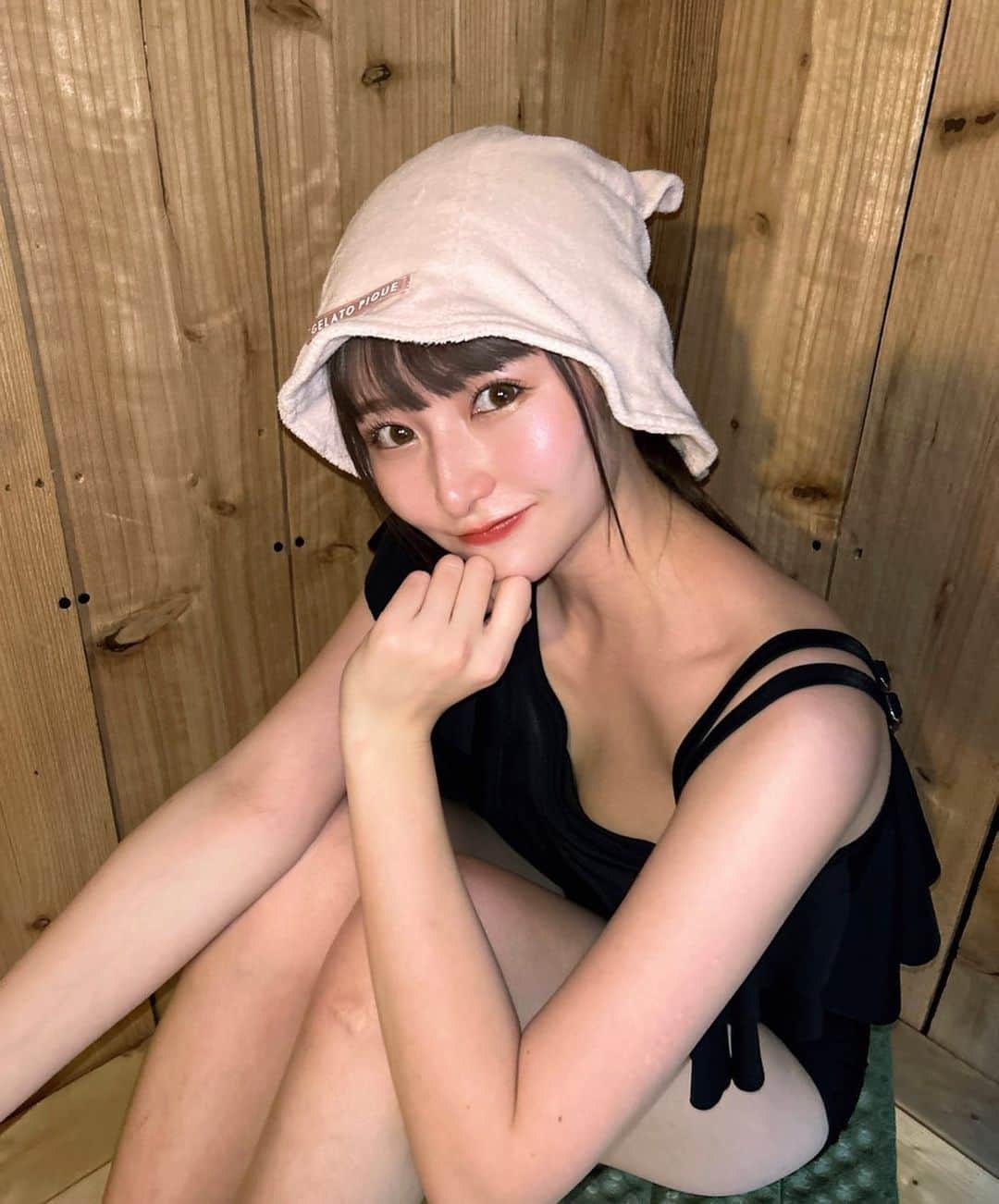 尾形春水のインスタグラム：「いつかサウナグッズ作りたいなあ🧖‍♀️ 来年の夢やー！！」