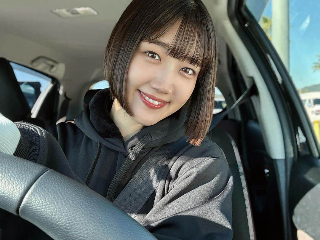 鈴木志歩のインスタグラム：「🚗🚗🚗 . 自分の中で年内目標にしていた長距離運転達成したよ✌️ これからも安全運転でいろんな場所に行きたいな🚗 . . . #mycar #carlifestyle #drive #ボブ」