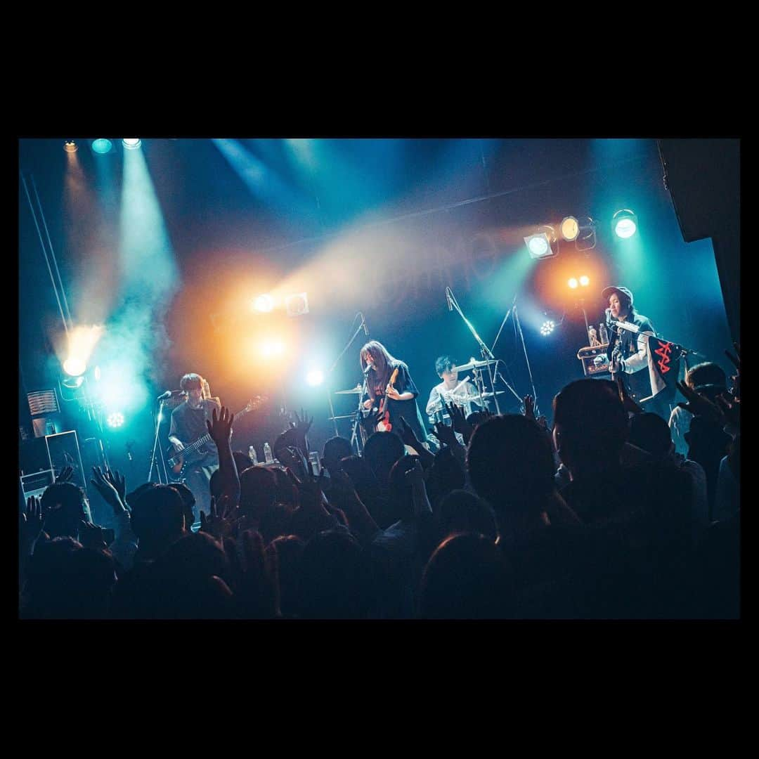 MOSHIMOさんのインスタグラム写真 - (MOSHIMOInstagram)「. 2023.11.19 「REVENGE & CHALLENGE TOUR」 大阪 阿倍野 ROCK TOWN  photo by @teru_ttm」11月28日 17時59分 - moshimo_band