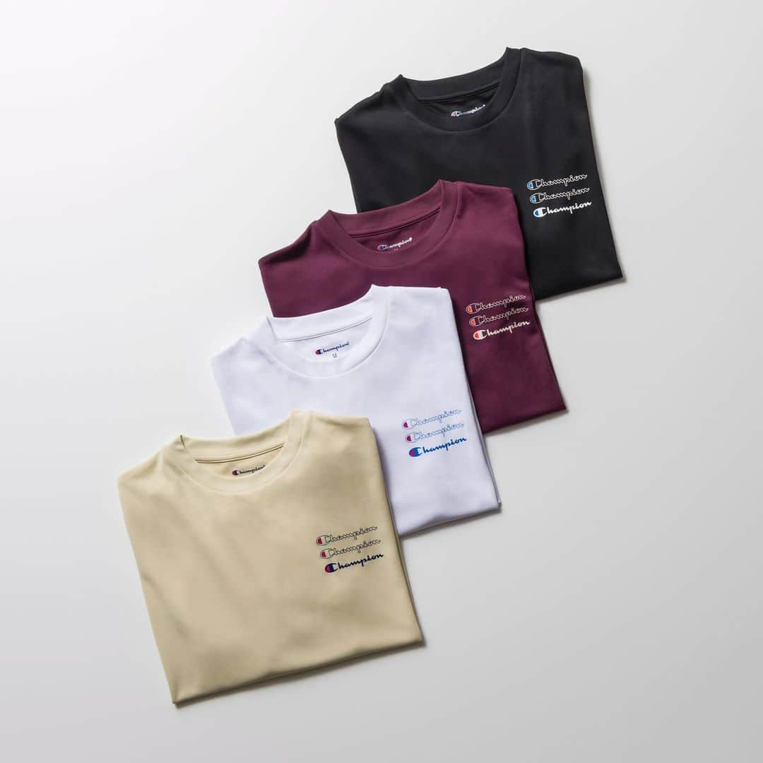 Champion Japanのインスタグラム：「【LONG SLEEVE T-SHIRT】  スポーツによる汗のニオイが気にならない！？  ニオイの発生をアクティブに抑制し続ける抗菌・防臭機能「C ODORLESS® by Polygiene」加工の生地を使用したロングスリーブTシャツです。  吸汗速乾機能を備えた素材だから運動時も快適な着心地をキープ。左胸にはChampionロゴのシリコンプリントが入ったシンプルで使い勝手のいいロンTがスポーツシーンをサポートします。  ■Item：Long Sleeve T-Shirt ■Number：CW-YS401 ■Color：ベージュ, ホワイト, ブラック, マルーン ■Size：M, L ■Price：￥3,850  #Champion #LONGSLEEVETSHIRT #ロングスリーブTシャツ #Tシャツ #ロンT #クルーネック #Athletic #アスレチック #スポーツ #スポーツウェア #ランニング #トレーニング #抗菌防臭 #コットンUSA #チャンピオン #23FW」