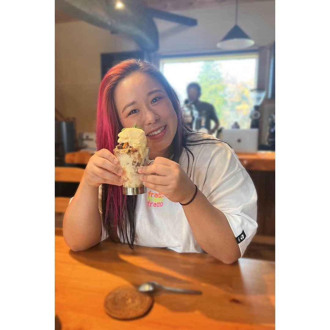 橋本千紘のインスタグラム：「ぱふぇ。 ⁡ #SENJO #仙女 #ぎゅん #KAIBUTSU #パフェ  #センダイガールズプロレスリング #sendaigirlspro  #女子プロレス #プロレス #prowrestling #prowrestler #筋肉女子  #道場 #training #muscle #musclegirl」