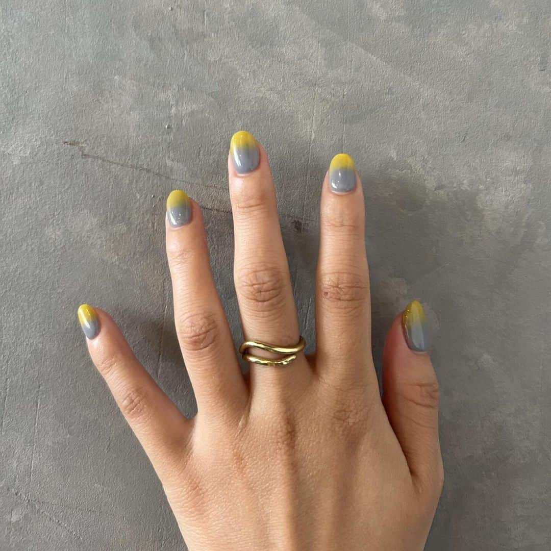 SHEL'MAGさんのインスタグラム写真 - (SHEL'MAGInstagram)「現役ショップ店員が愛用するアクセサリー ━━━━━━━━━━━━━━━ いろんなお店からいろんなアクセサリーがありすぎてどれを選んだらいいかわからない！  そんな方に向けてショップスタッフのアクセサリーの選び方や使い方、実際使ってるものをご紹介。  シェルターウェブストアでは秋の新作アクセサリーが入荷しているのでチェックしてみて ━━━━━━━━━━━━━━━ #SHELTTERWEBSTORE  #SHELMAG  #ショップスタッフ  #アクセサリー」11月28日 18時10分 - sheltter_mag