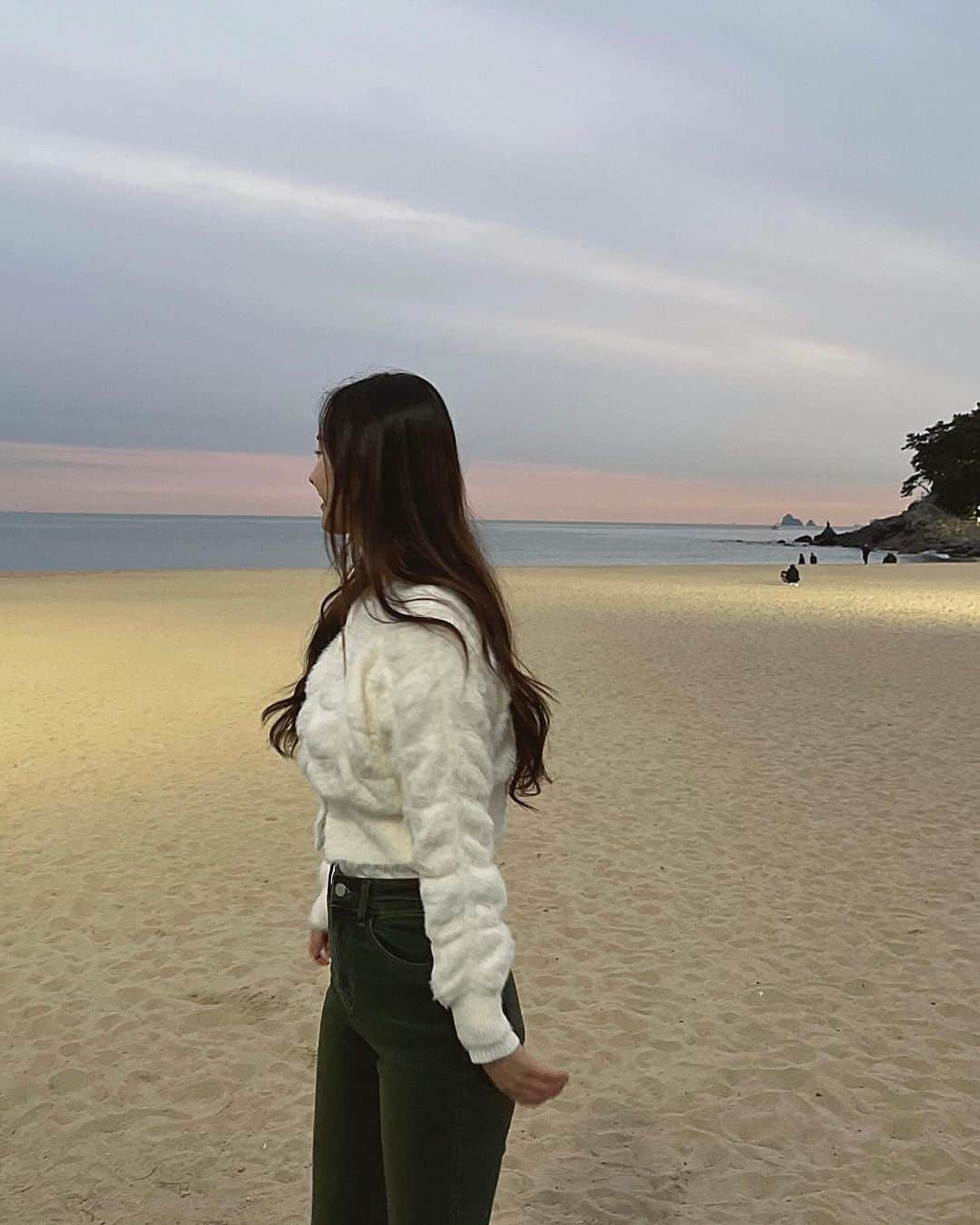 ウヒさんのインスタグラム写真 - (ウヒInstagram)「오랜만에 바다본다🫶🏻」11月28日 18時17分 - woohee91