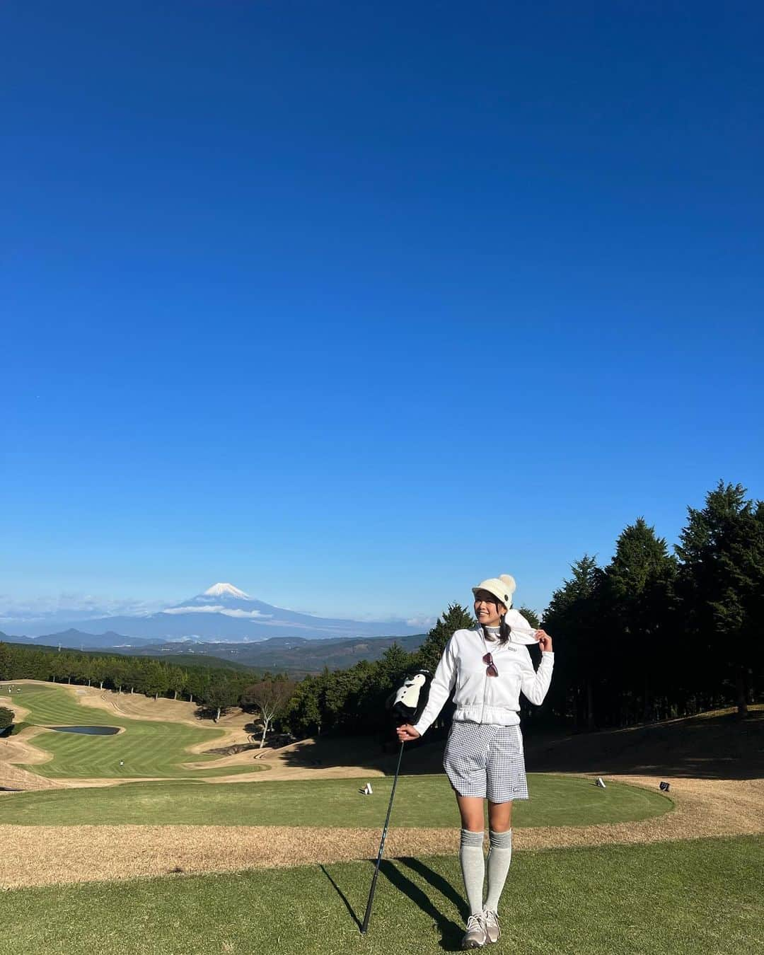 中村優さんのインスタグラム写真 - (中村優Instagram)「⛳️中伊豆グリーンクラブ⛳️ 爆風ゴルフむずいて〜🫨🫨 @nkmr_yu_golf  ウエアはおろしたて @mizunogolf_japan 🤍 #ミズノゴルフMGF#プロモーション #ミズノ#ブレスサーモ」11月28日 18時19分 - nkmr_yu