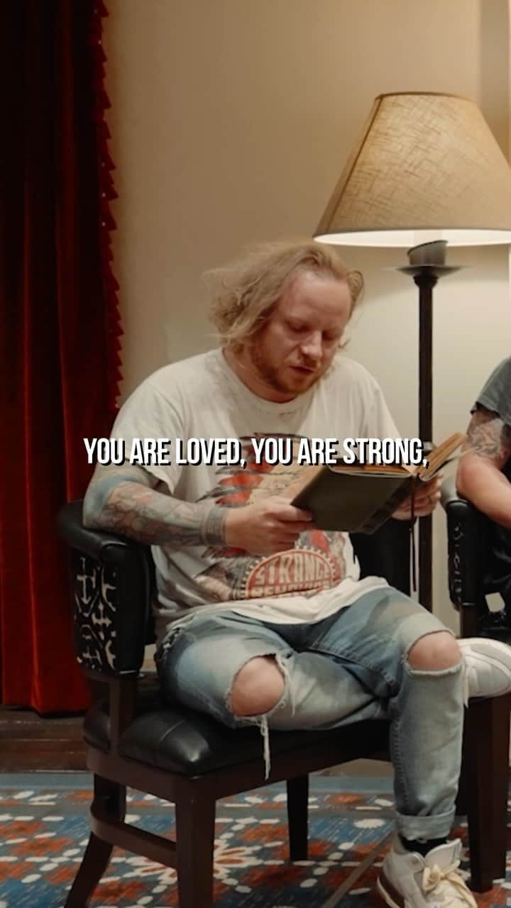 Shinedownのインスタグラム：「‘The Library Sessions’ 📕 a #GivingTuesday event benefiting @AFSPNational is now available to watch on @YouTube.   When we got the chance to sit down together and read fan-submitted stories about “being human,” it once again showed us the power of humanity and served as yet another reminder that we’re not alone. 💙  Thank you all for being a part of this incredible event... and to those who shared stories, we commend you for your bravery!  🔗 in bio to 📺 watch now   #Shinedown #Give2AFSP #MentalHealthAwareness #ShinedownShares #SymptomStory #TheLibrarySessions」