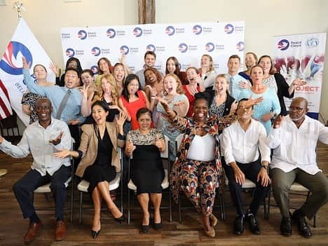 ミシェル・クワンさんのインスタグラム写真 - (ミシェル・クワンInstagram)「Thrilled to witness the dedication and selflessness of the new class of Peace Corps volunteers. Their journey to make a change and empower youth worldwide is truly awe-inspiring. 🌍✨」11月29日 3時50分 - michellewkwan