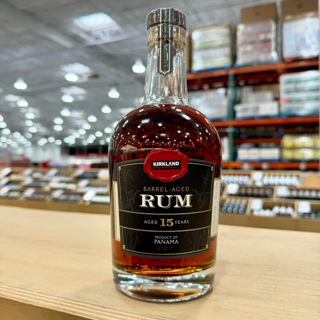 Costcoさんのインスタグラム写真 - (CostcoInstagram)「Add this Kirkland Signature™ 15-Year-Old Aged Rum to your collection! Please drink responsibly.」11月29日 4時00分 - costco