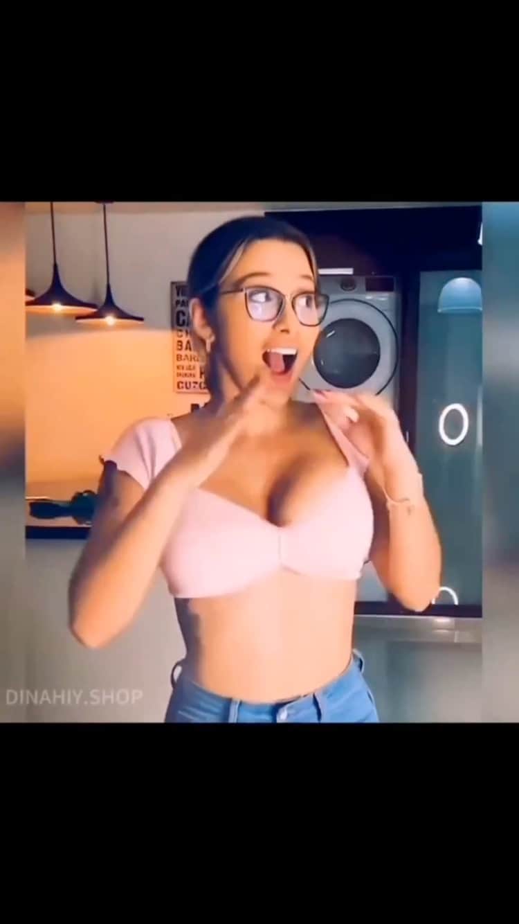 Outfits Selectionのインスタグラム：「Link in bio ☝️   BREAST ENLARGEMENT PATCHES 🔥Hot Sale ✨ UP TO 49% OFF(⏰Just today)   🛍Order link in bio & story  🛍Order link in bio & story  👉Get it Now while it's still 49% OFF today Limited time only  🔥Fast shipping Worldwide 🌎   Tag who Needs this 📲  ❤」